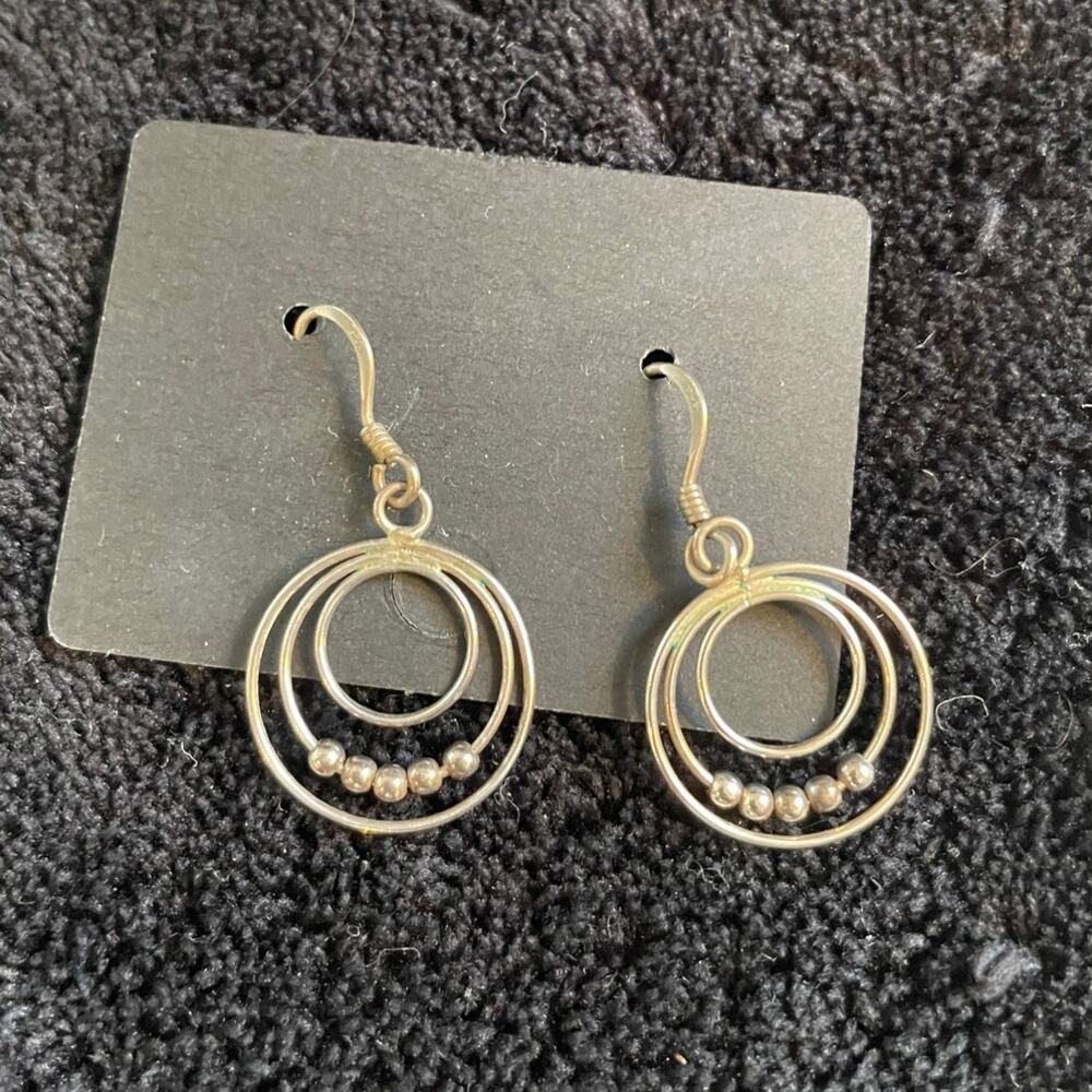 5 Pairs of Vintage Handmade Pierced Earrings - Picture 7 of 7